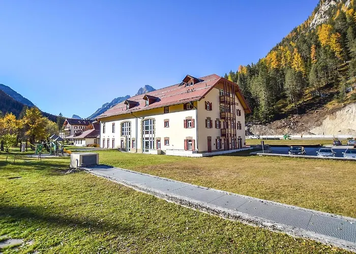 Cozy Apartment In Localita Carbonin With Kitchen